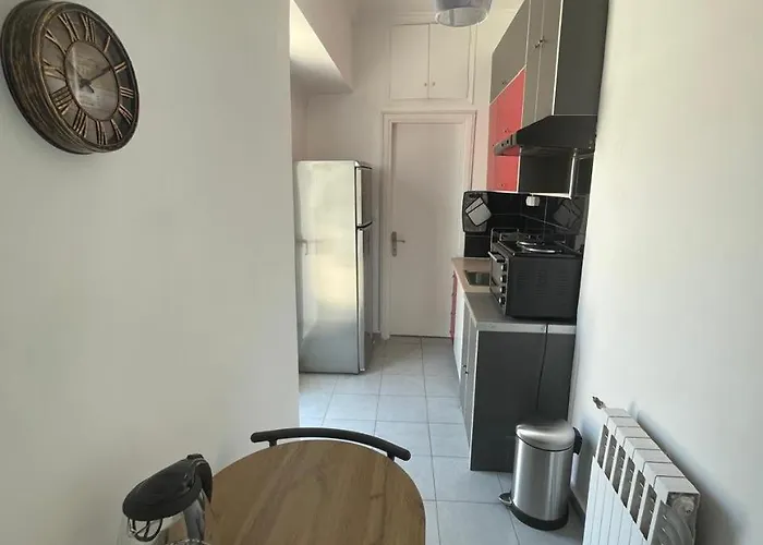 아파트 Riga Fereou 파트라